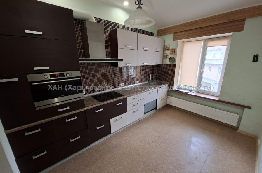 Сдам нежилую недвижимость, офис в офисном центре , 4  ком., 70 м², капитальный ремонт 