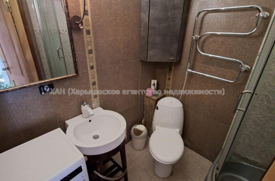 Сдам нежилую недвижимость, офис в офисном центре , 4  ком., 70 м², капитальный ремонт 