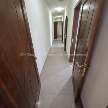 Сдам нежилую недвижимость, офис в офисном центре , 4  ком., 70 м², капитальный ремонт 
