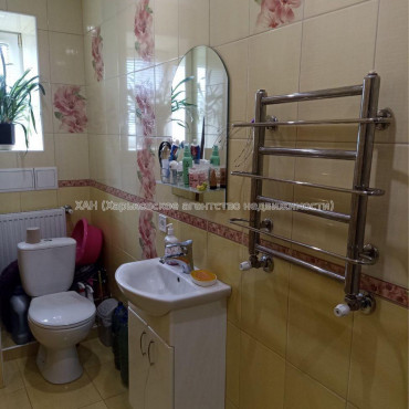 Продам квартиру, Добродецкого Анатолия ул. , 2  ком., 40 м², капитальный ремонт 