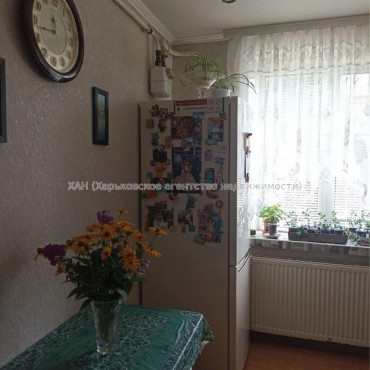 Продам квартиру, Добродецкого Анатолия ул. , 2  ком., 40 м², капитальный ремонт 