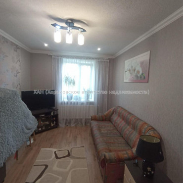 Продам квартиру, Добродецкого Анатолия ул. , 2  ком., 40 м², капитальный ремонт 