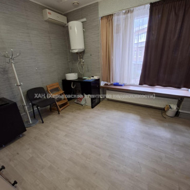 Сдам нежилую недвижимость, салон красоты , 4  ком., 70 м², капитальный ремонт 