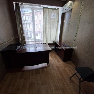 Сдам нежилую недвижимость, салон красоты , 4  ком., 70 м², капитальный ремонт 