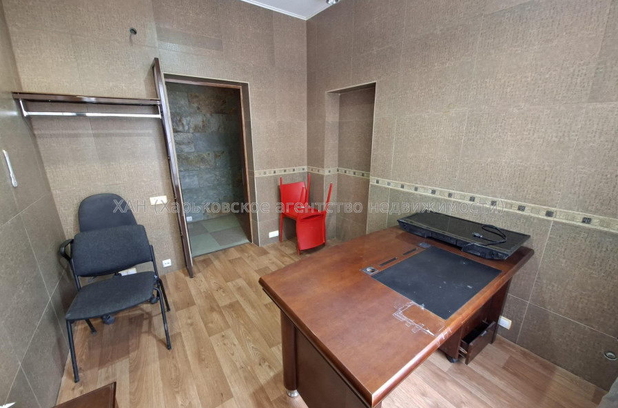 Сдам нежилую недвижимость, салон красоты , 4  ком., 70 м², капитальный ремонт 