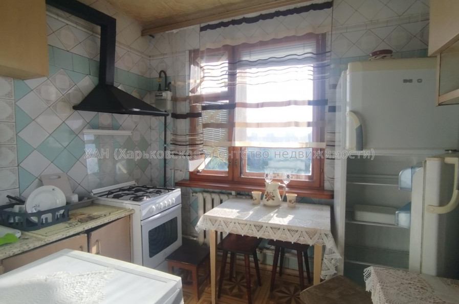 Продам квартиру, Аэрокосмический пр. , 62 , 3 кім., 63.90 м², советский ремонт 