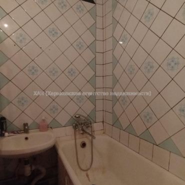 Продам квартиру, Аэрокосмический пр. , 62 , 3 кім., 63.90 м², советский ремонт 