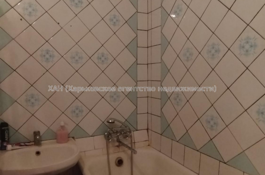 Продам квартиру, Аэрокосмический пр. , 62 , 3 кім., 63.90 м², советский ремонт 