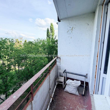 Продам квартиру, Деревянко ул. , 2 кім., 45 м², советский ремонт 