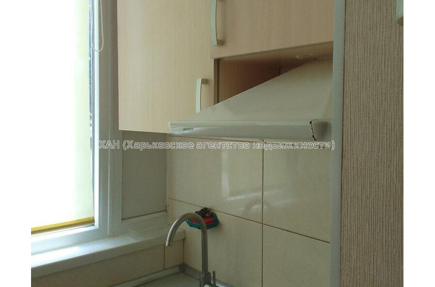 Продам квартиру, Мирослава Мисли ул. , 1  ком., 19 м², капитальный ремонт 