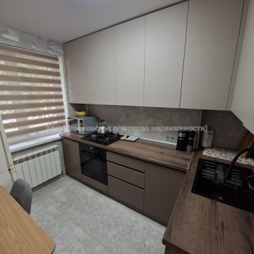 Продам квартиру, Ньютона ул. , 1  ком., 32 м², евроремонт 