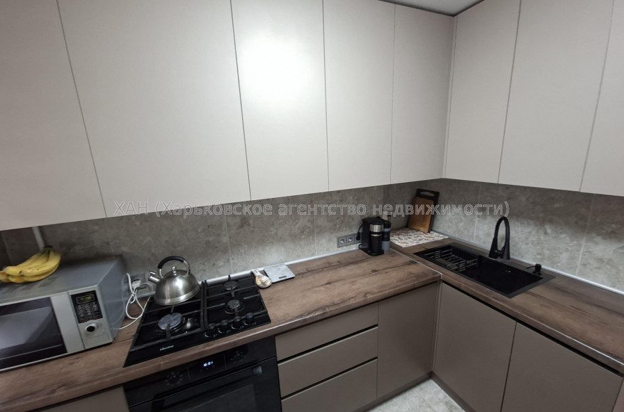 Продам квартиру, Ньютона ул. , 1  ком., 32 м², евроремонт 