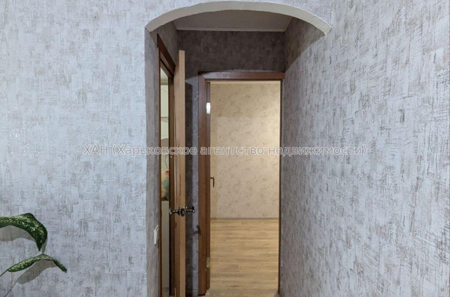 Продам квартиру, Аскольдовская ул. , 2 кім., 40 м², капитальный ремонт 