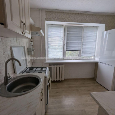 Продам квартиру, Аскольдовская ул. , 2 кім., 40 м², капитальный ремонт 