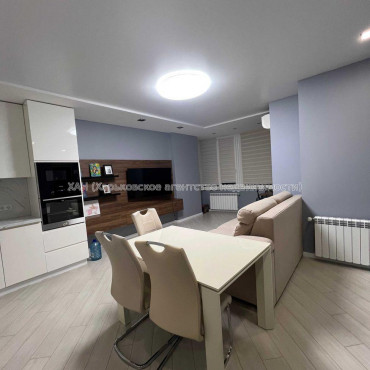 Продам квартиру, Мирослава Мисли ул. , 2 кім., 85 м², авторский дизайн 