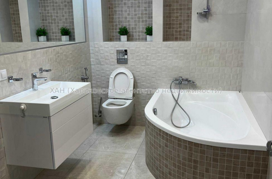 Продам квартиру, Мирослава Мисли ул. , 2 кім., 85 м², авторский дизайн 