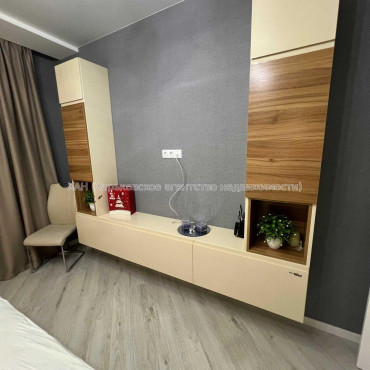 Продам квартиру, Мирослава Мисли ул. , 2 кім., 85 м², авторский дизайн 