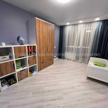 Продам квартиру, Мирослава Мисли ул. , 2 кім., 85 м², авторский дизайн 