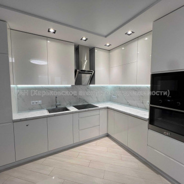Продам квартиру, Мирослава Мисли ул. , 2 кім., 85 м², авторский дизайн 