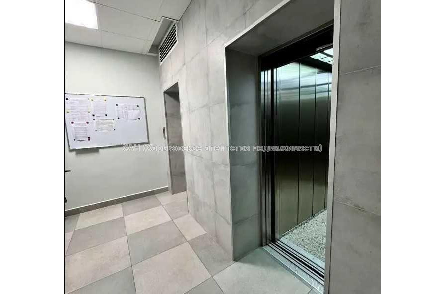 Продам квартиру, Мирослава Мисли ул. , 2 кім., 85 м², авторский дизайн 
