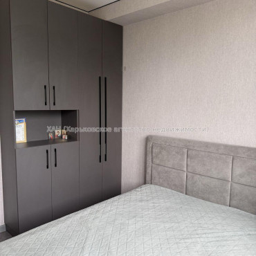 Продам квартиру, Букова ул. , 2 кім., 37.10 м², евроремонт 