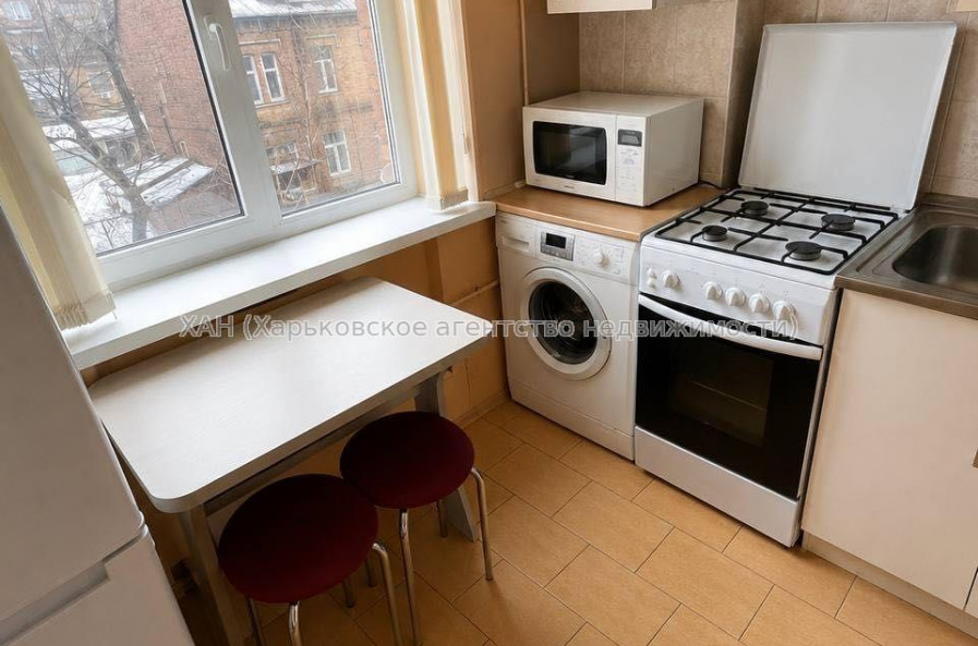 Продам квартиру, 3 кім., 61.60 м², евроремонт 
