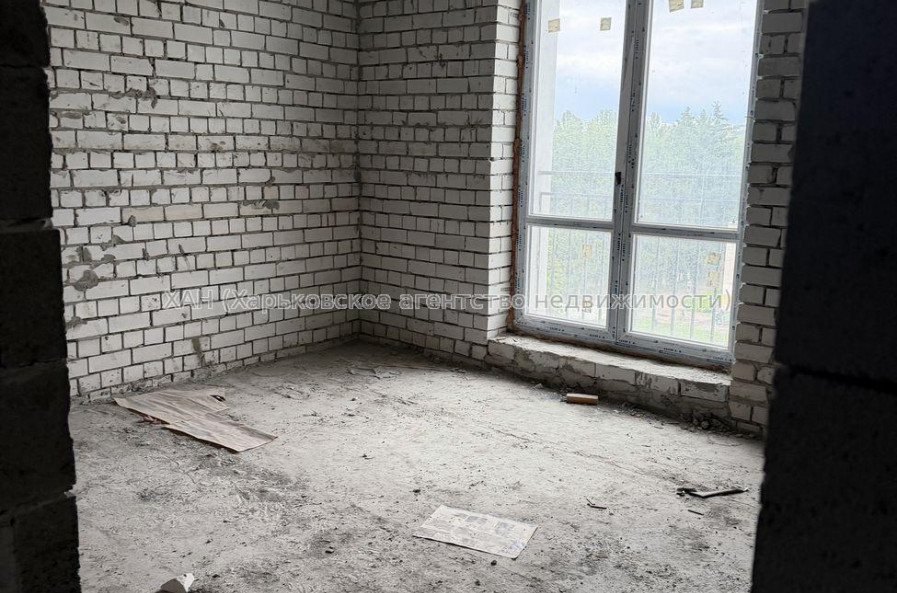 Продам квартиру, Гвардейцев Широнинцев ул. , 3 кім., 85 м², без внутренних работ 
