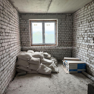 Продам квартиру, Гвардейцев Широнинцев ул. , 3 кім., 85 м², без внутренних работ 