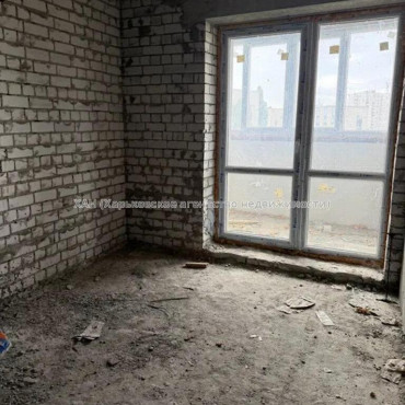 Продам квартиру, Гвардейцев Широнинцев ул. , 3  ком., 85 м², без внутренних работ 