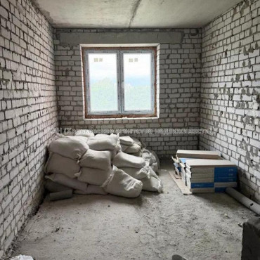 Продам квартиру, Гвардейцев Широнинцев ул. , 3  ком., 85 м², без внутренних работ 