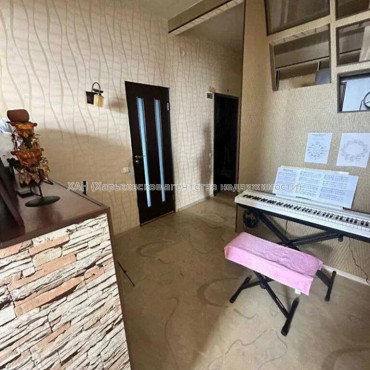 Продам квартиру, Конторская ул. , 2 кім., 50.80 м², капитальный ремонт 