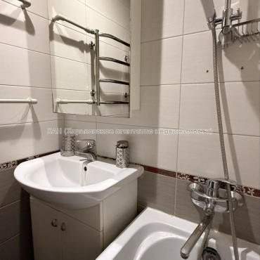 Продам квартиру, Леся Сердюка ул. , 3 кім., 63 м², евроремонт 