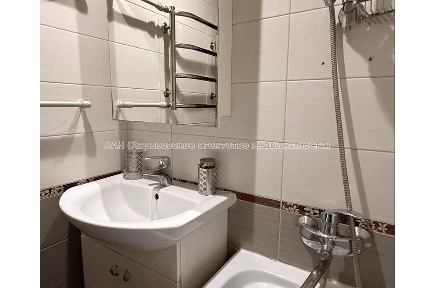 Продам квартиру, Леся Сердюка ул. , 3 кім., 63 м², евроремонт 