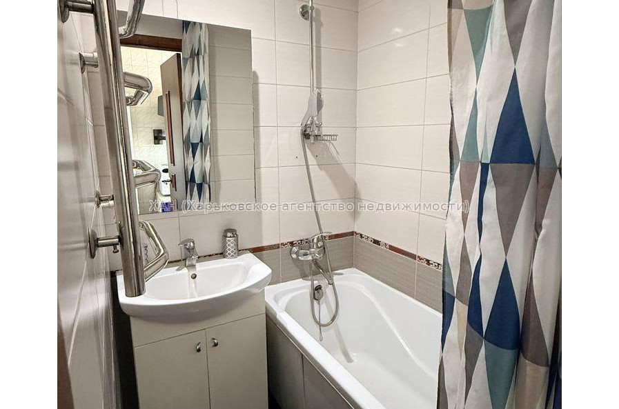 Продам квартиру, Леся Сердюка ул. , 3 кім., 63 м², евроремонт 