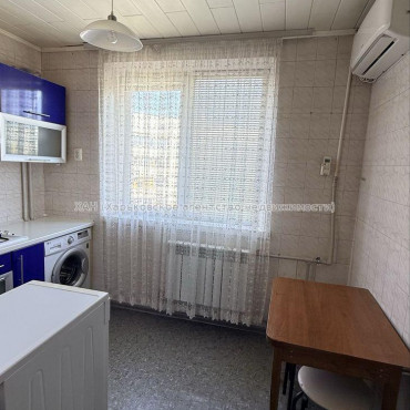 Продам квартиру, Леся Сердюка ул. , 3 кім., 63 м², евроремонт 
