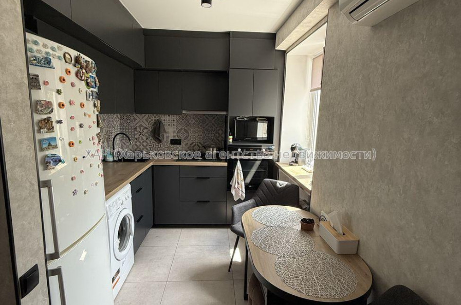 Продам квартиру, Героев Харькова просп. , 1 кім., 33 м², авторский дизайн 