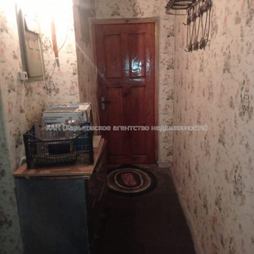 Продам квартиру, 92-й бригады ул. , 3 кім., 75 м², советский ремонт 