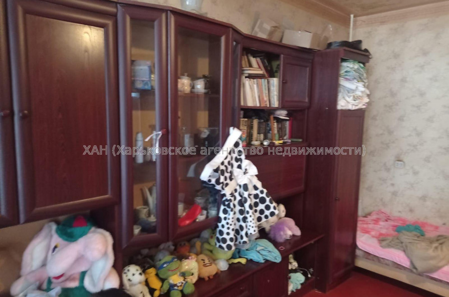 Продам квартиру, 92-й бригады ул. , 3 кім., 75 м², советский ремонт 