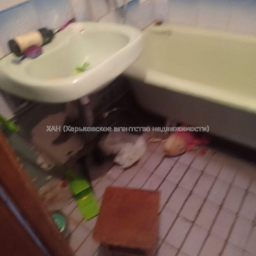 Продам квартиру, 92-й бригады ул. , 3 кім., 75 м², советский ремонт 