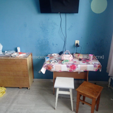 Продам квартиру, 92-й бригады ул. , 3 кім., 75 м², советский ремонт 