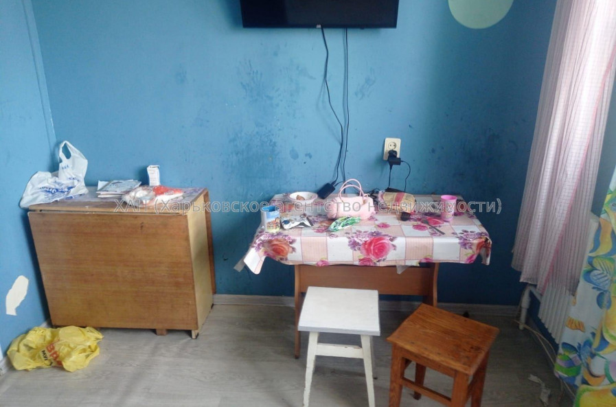 Продам квартиру, 92-й бригады ул. , 3 кім., 75 м², советский ремонт 