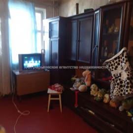 Продам квартиру, 92-й бригады ул. , 3  ком., 75 м², советский ремонт