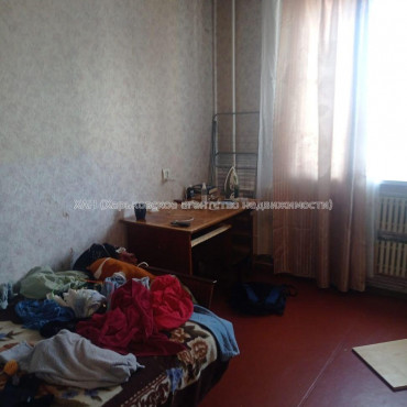 Продам квартиру, 92-й бригады ул. , 3 кім., 75 м², советский ремонт 