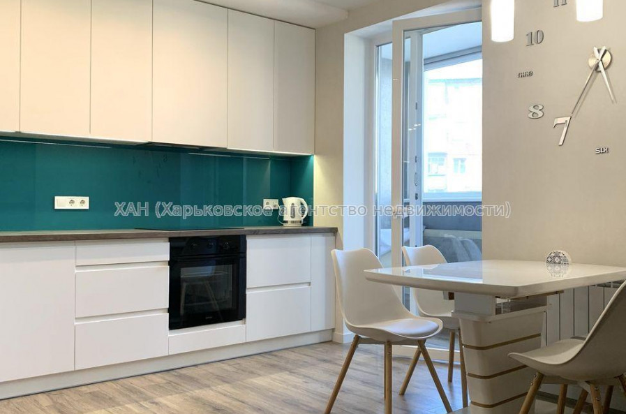 Продам квартиру, Льва Ландау просп. , 3 кім., 70 м², авторский дизайн 