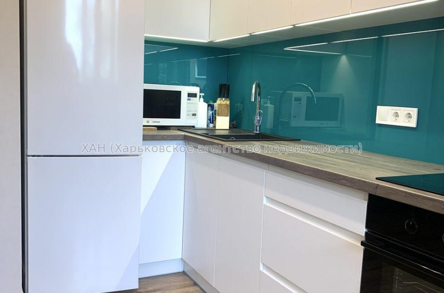 Продам квартиру, Льва Ландау просп. , 3 кім., 70 м², авторский дизайн 