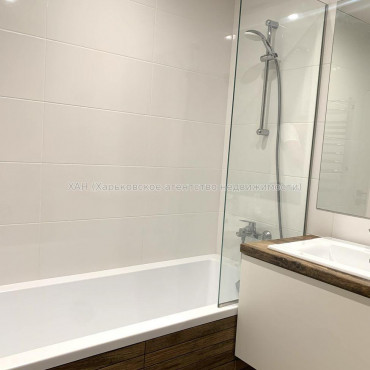 Продам квартиру, Льва Ландау просп. , 3 кім., 70 м², авторский дизайн 
