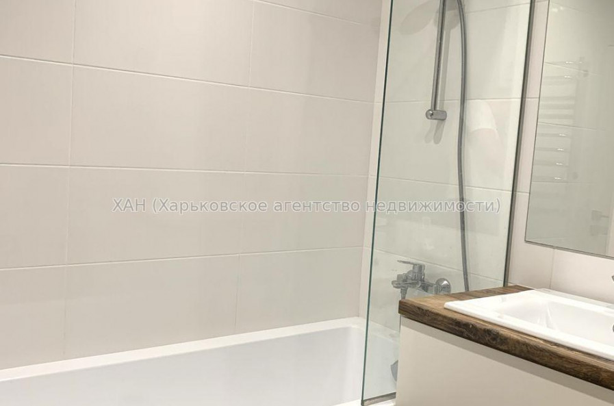Продам квартиру, Льва Ландау просп. , 3 кім., 70 м², авторский дизайн 