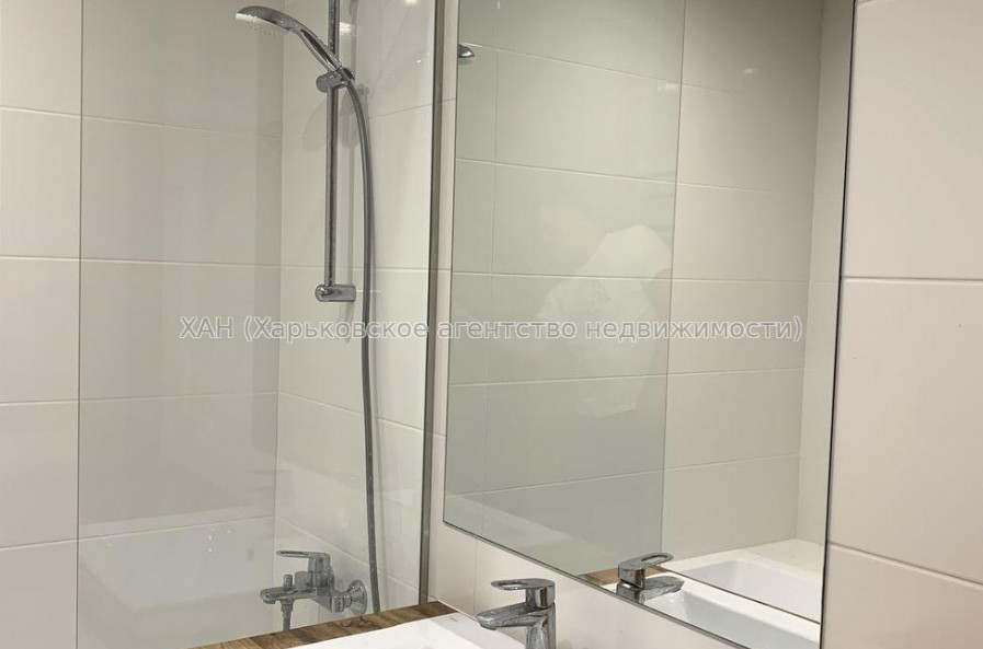 Продам квартиру, Льва Ландау просп. , 3 кім., 70 м², авторский дизайн 