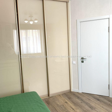 Продам квартиру, Льва Ландау просп. , 3 кім., 70 м², авторский дизайн 