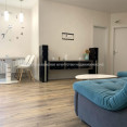 Продам квартиру, Льва Ландау просп. , 3 кім., 70 м², авторский дизайн 